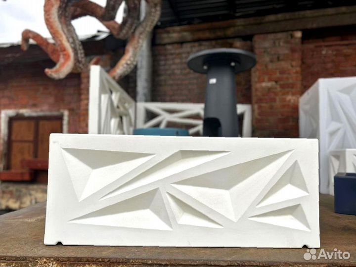 Кашпо для цветов из пластика