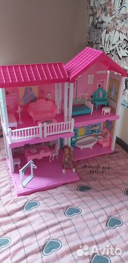 Домик для кукол с мебелью. новый, в коробке
