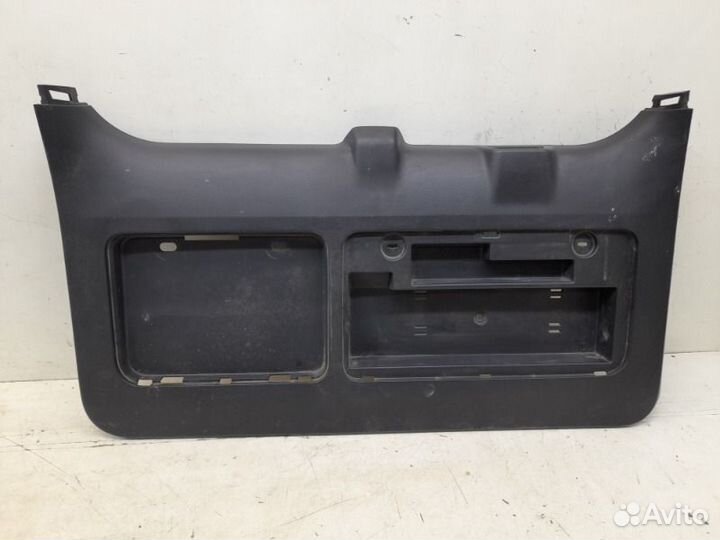 Обшивка крышки багажника Toyota Land Cruiser Prado