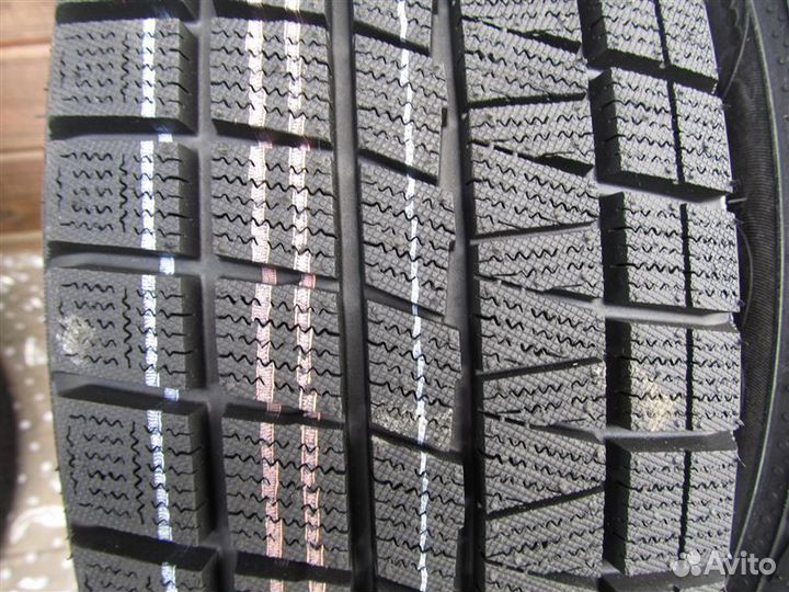 Nankang ESSN-1 275/40 R22