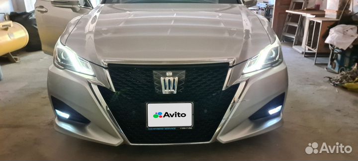 Toyota Crown, 2016