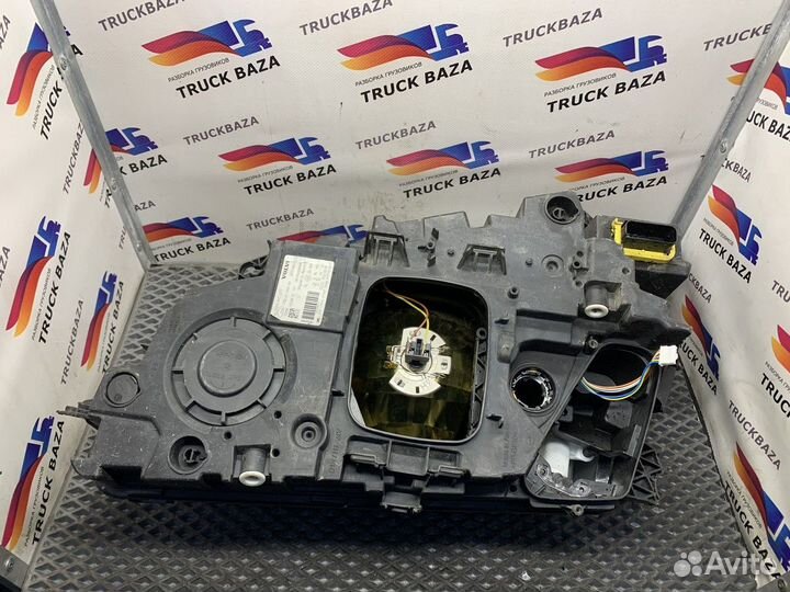 Фара левая Volvo FH