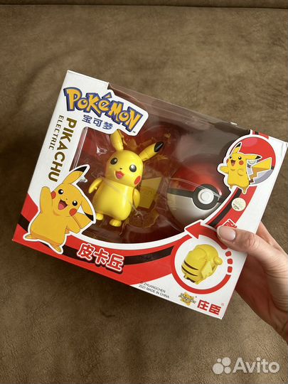 Покебол и покемон новый Пикачу Иви