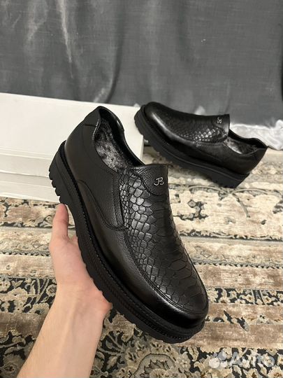 Кожаные ботинки зимние