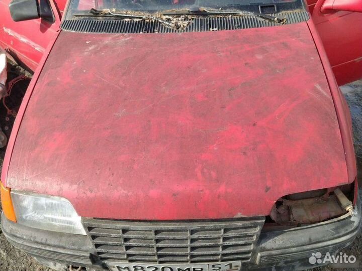 Капот Opel Kadett