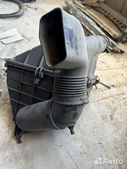 Корпус воздушного фильтра w202