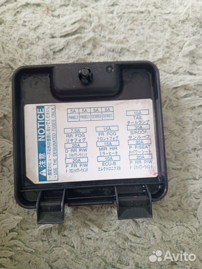 Крышка блока предохранителей verossa