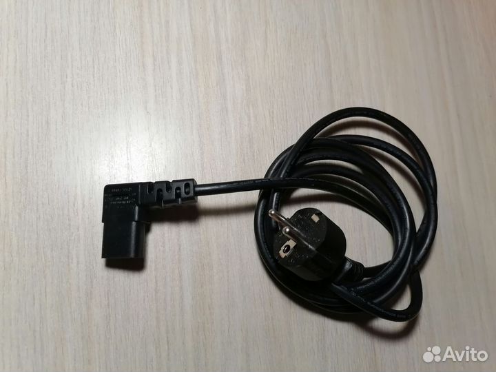 Кабель питания угловой