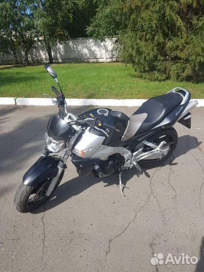Suzuki GSR400