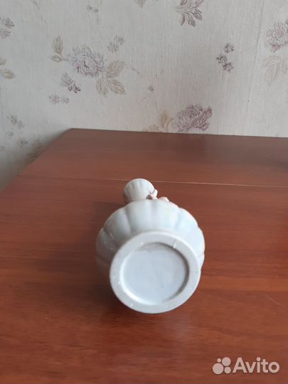 Вазы,подсвечник 3 рожковый,ваза с лепниной