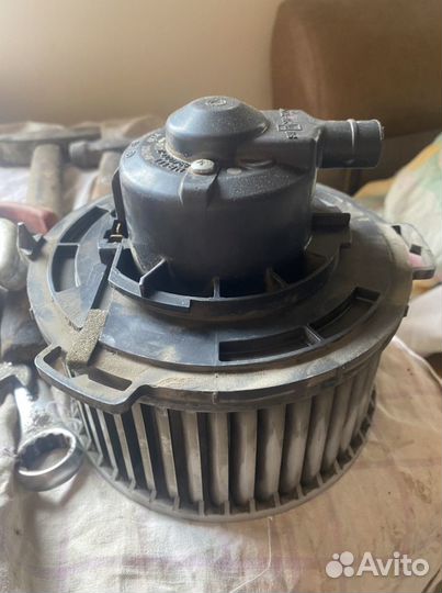Моторчик печки mazda 3bk