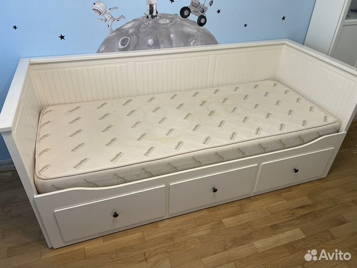 Кровать кушетка IKEA с двумя матрасами б/у