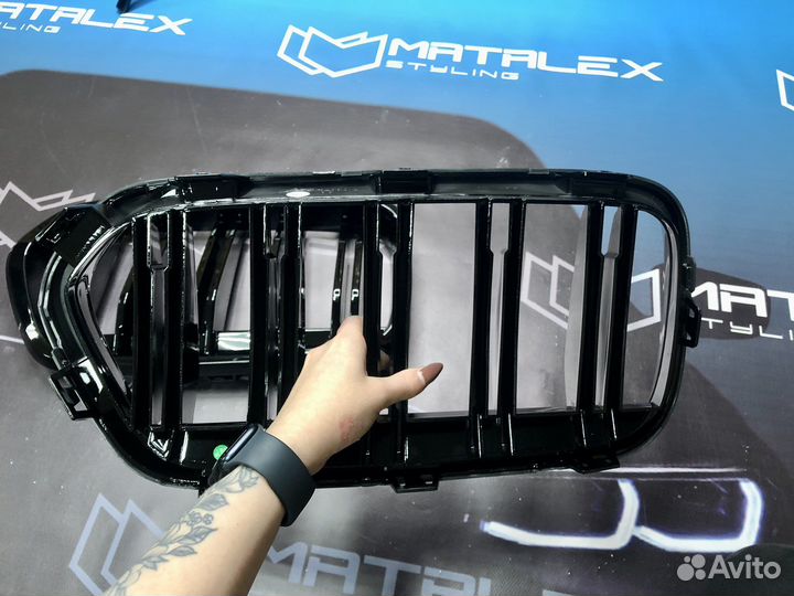 Решетка радиатора BMW F39 М стиль, глянец