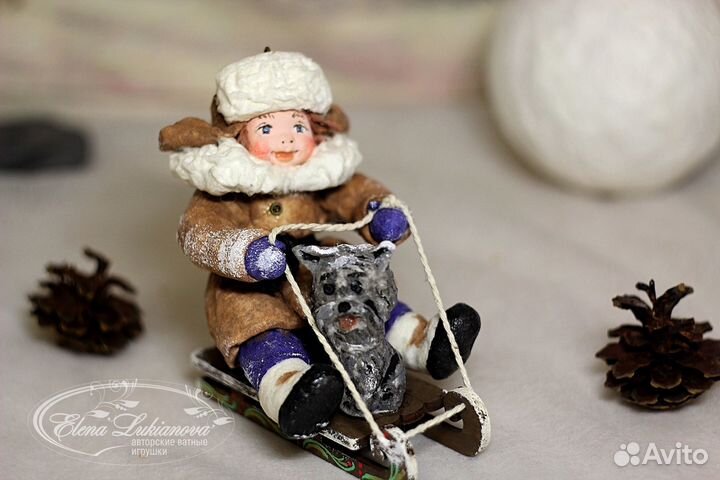 Ватная, елочная игрушка Мальчик на санках