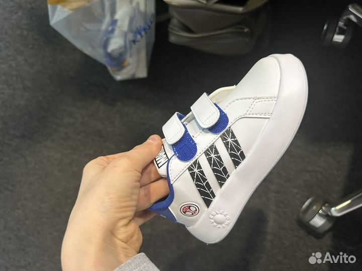 Кроссовки adidas Grand Court Marvel spider-man