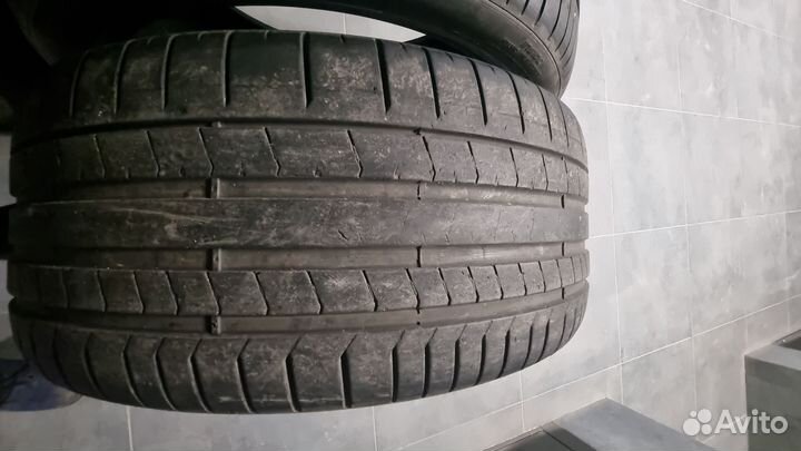 Pirelli P Zero 285/35 R23 и 325/30 R23