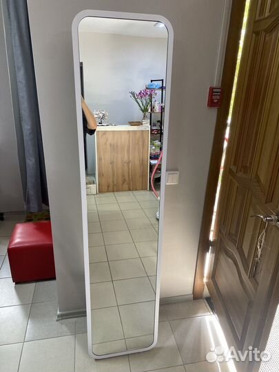 Напольное зеркало