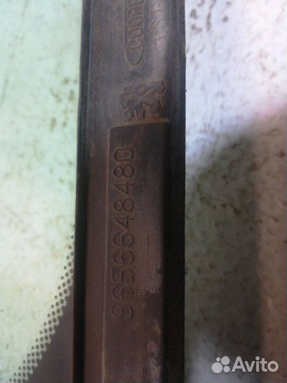 Стекло двери (форточка) заднее правое Peugeot 308