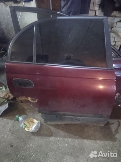 Запчасти на Тойота карина е