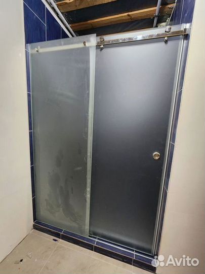 Стеклянная перегородка в ванную