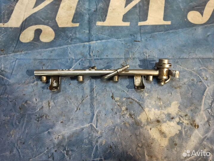 Рампа топливная Volkswagen Passat B5 1996-2000