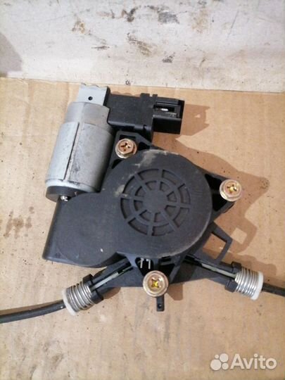 Стеклоподъемник электр. передний правый Mazda CX-7