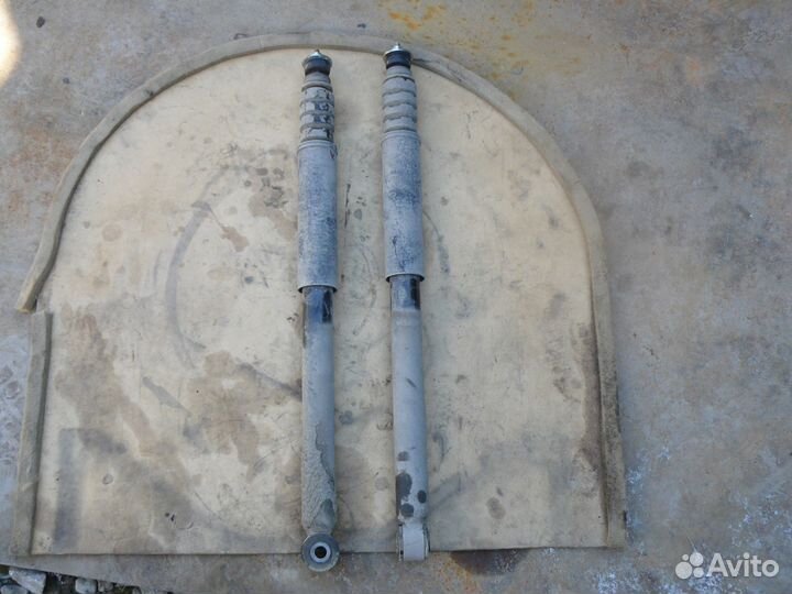 Амортизатор подвески Рено Сандеро Renault Sandero