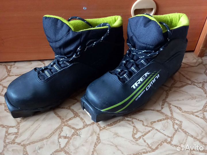 Лыжные ботинки