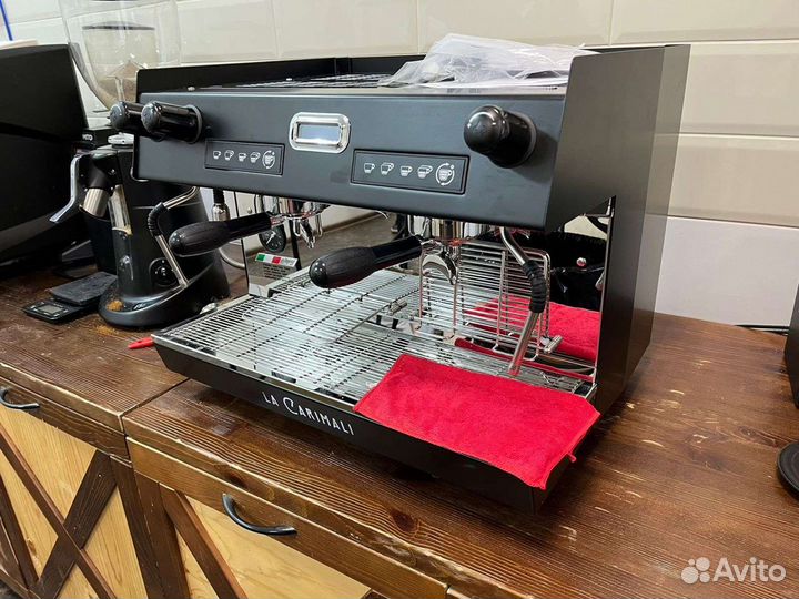 Кофемашина для кофейни бара 2 ух рожковая Carimali