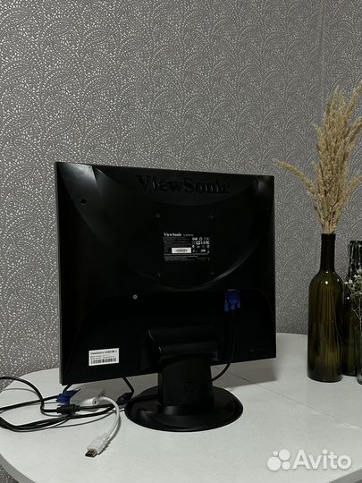 Монитор Viewsonic
