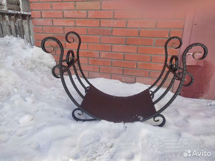 Дровница для камина