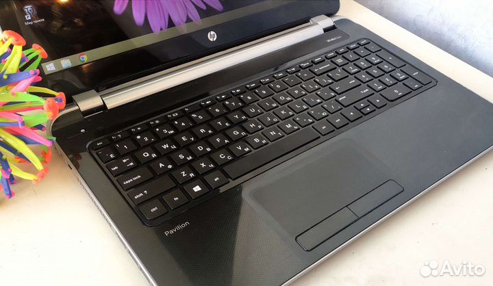 Ноутбук hp/4 ядра/две видюхи/ssd