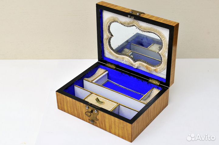 Антикварная шкатулка Western Dressing Box Сундучок