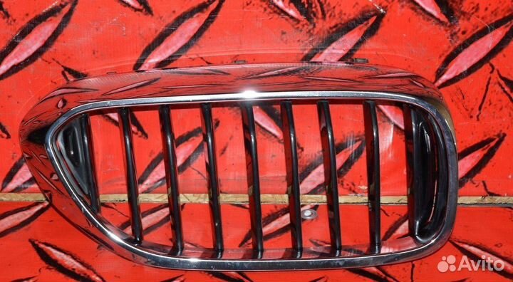 Решетка радиатора правая ноздря BMW 5 G30