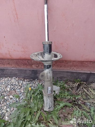 Передние стойки тойота хайлендр-2 2008-2013г