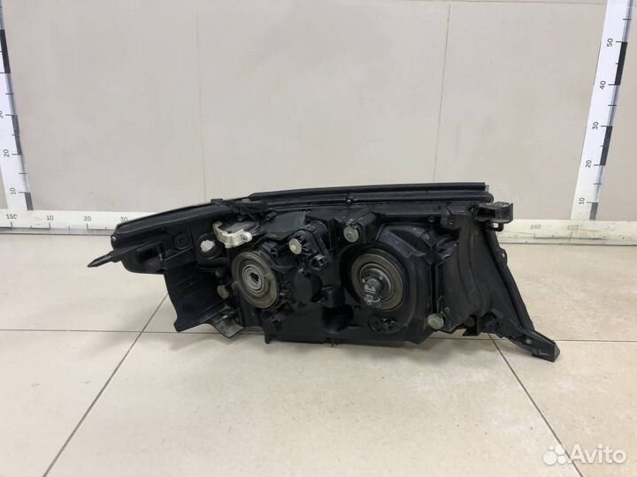 Б/У Фара левая 8117060C82 toyota