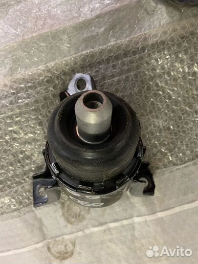 Подушка двигателя Б/У GJ6A39060G