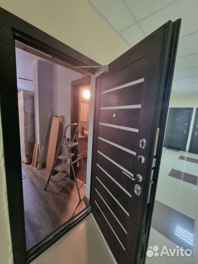 Установка входной двери замка доводчика