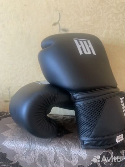 Боксерские перчатки 12 oz