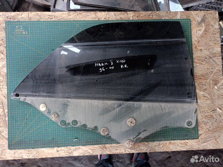 Стекло заднее правое Toyota Mark Ii X100
