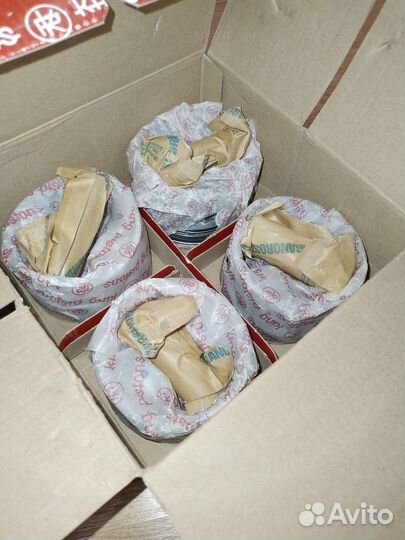 Комплект поршней Ford