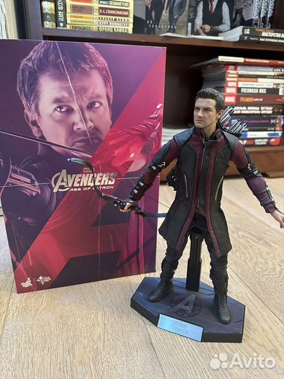 Hot Toys Hawkeye Avengers Age of Ultron
