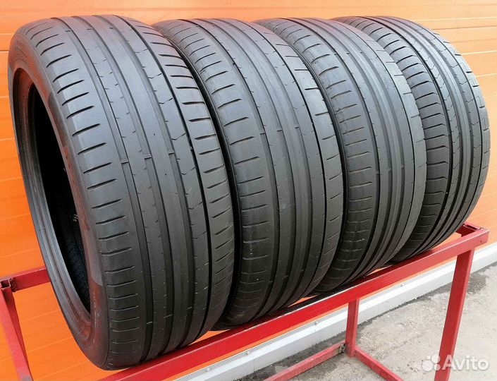 Pirelli P Zero PZ4 245/45 R18