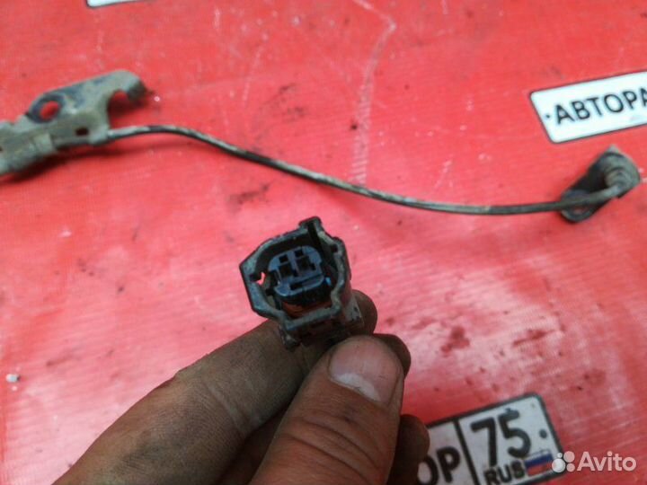 Датчик abs передний левый Toyota Vanguard ACA33W