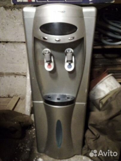 Кулер для воды HotFrost