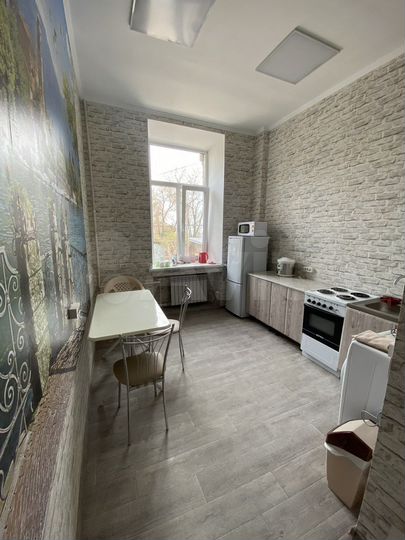 Комната 30 м² в 4-к., 1/5 эт.