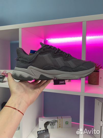 Кроссовки Adidas Ozweego