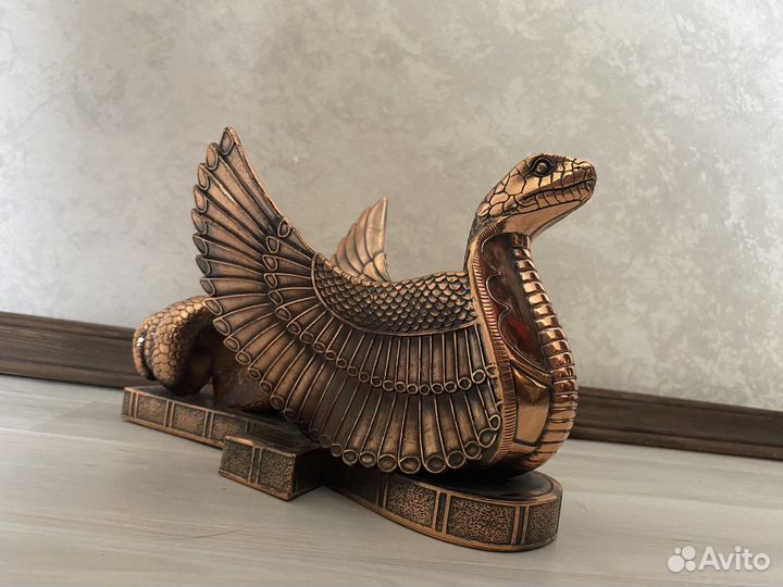 Кобра, подставка для бутылок