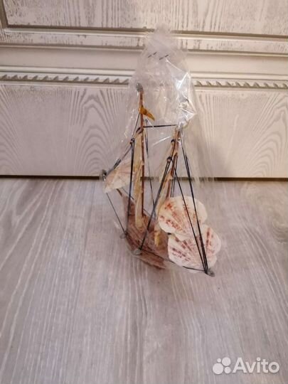 Корабль из ракушек сувенир