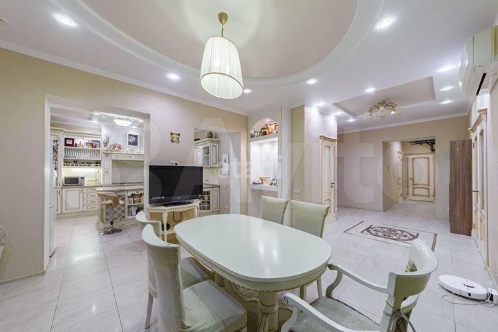 3-к. квартира, 208,2 м², 1/9 эт.